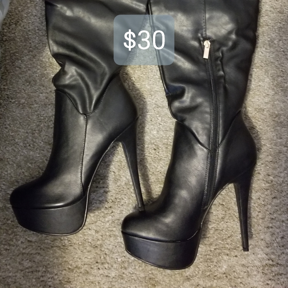 Knee boots